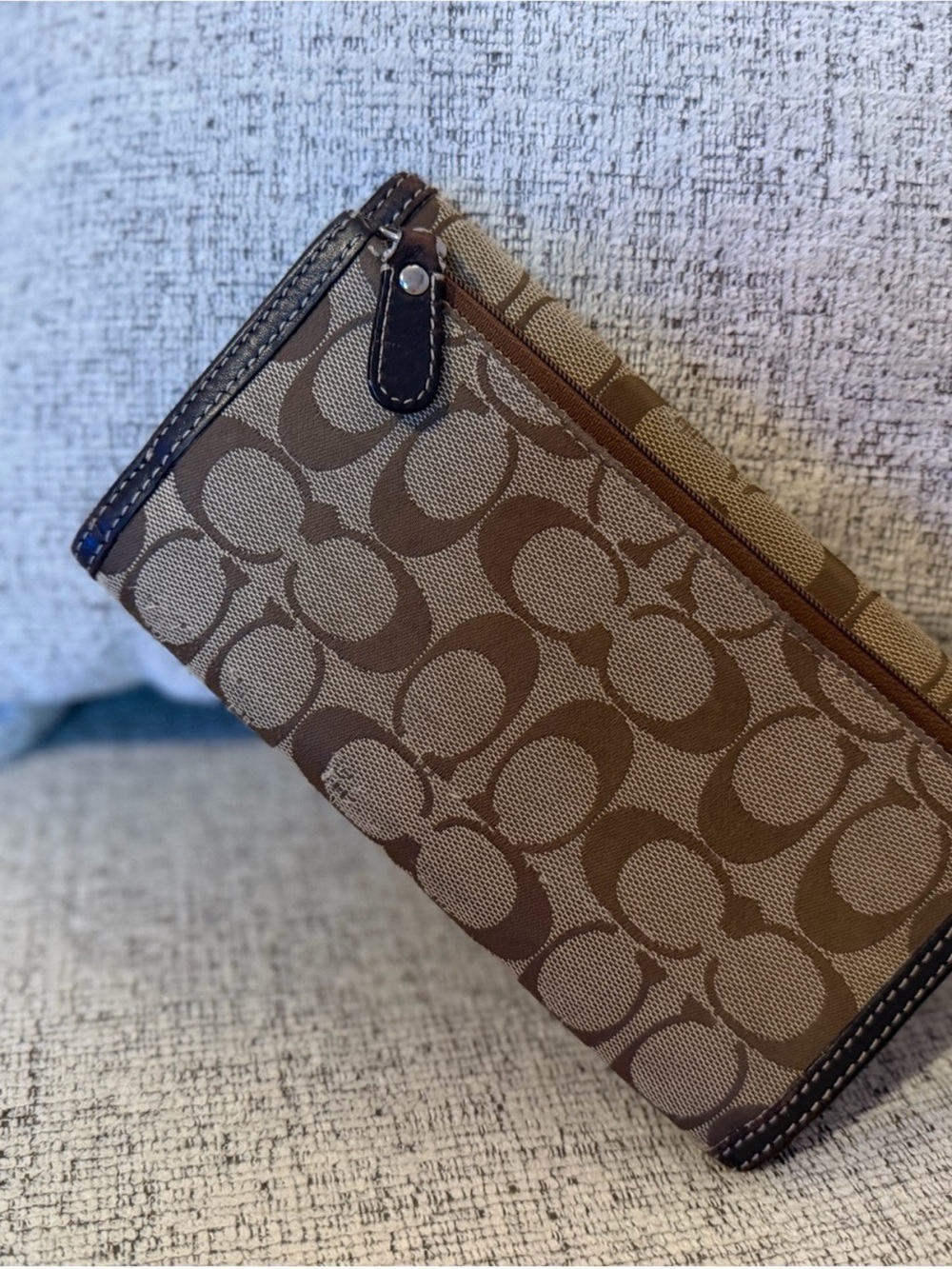 Coach Kelsey Sig Canvas Tote & Hamptons Sig Wallet 11x15 - Picture 10 of 16